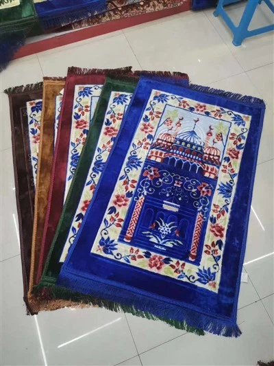 Красиви молитвени постелки